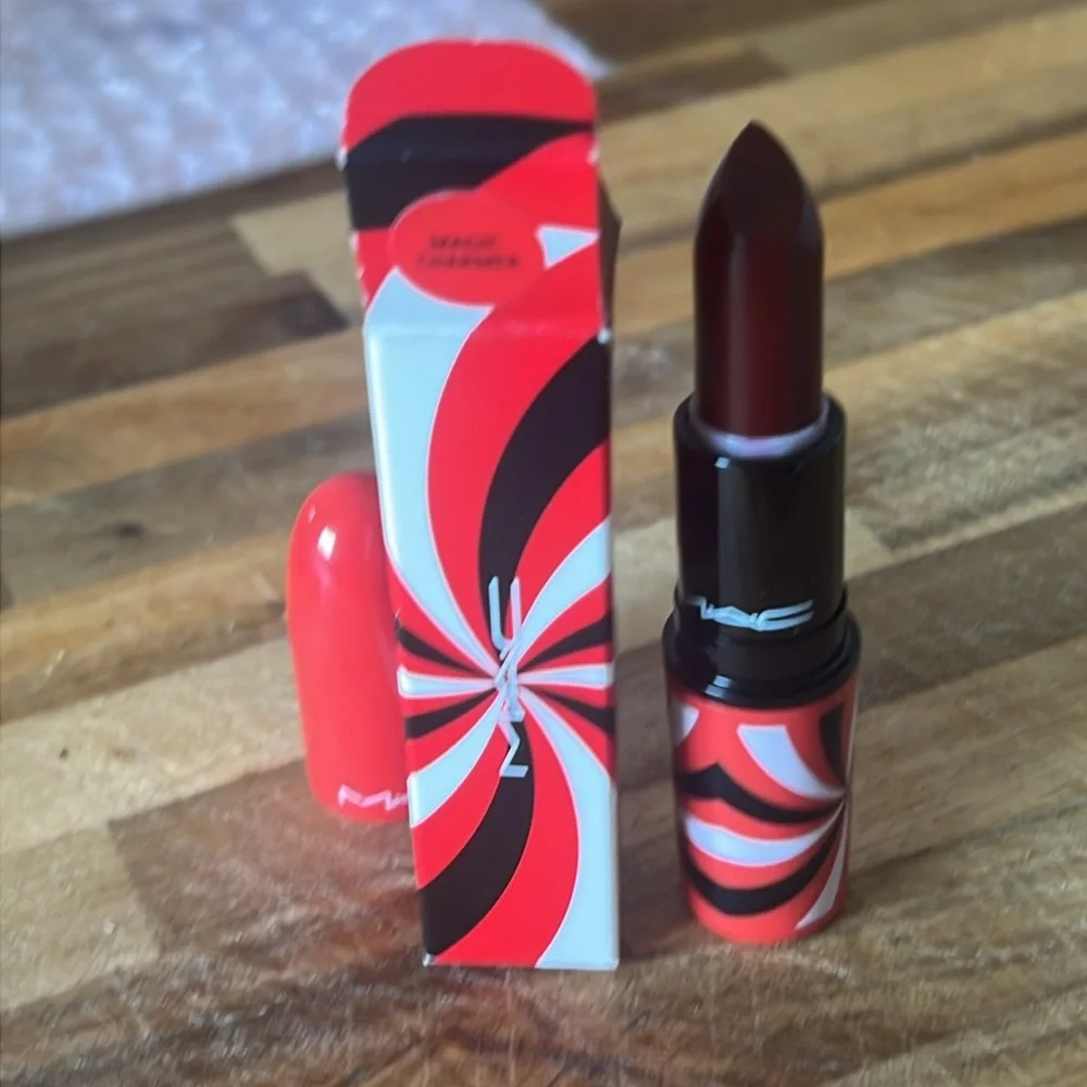 🌙♣️Mac Magic Charmer Lipstick